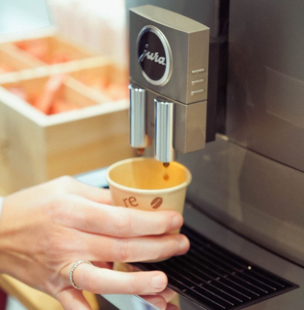 refruiting | Café service