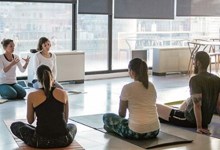 refruiting | ¿Qué es una empresa saludable? Cómo mejorar el bienestar laboral